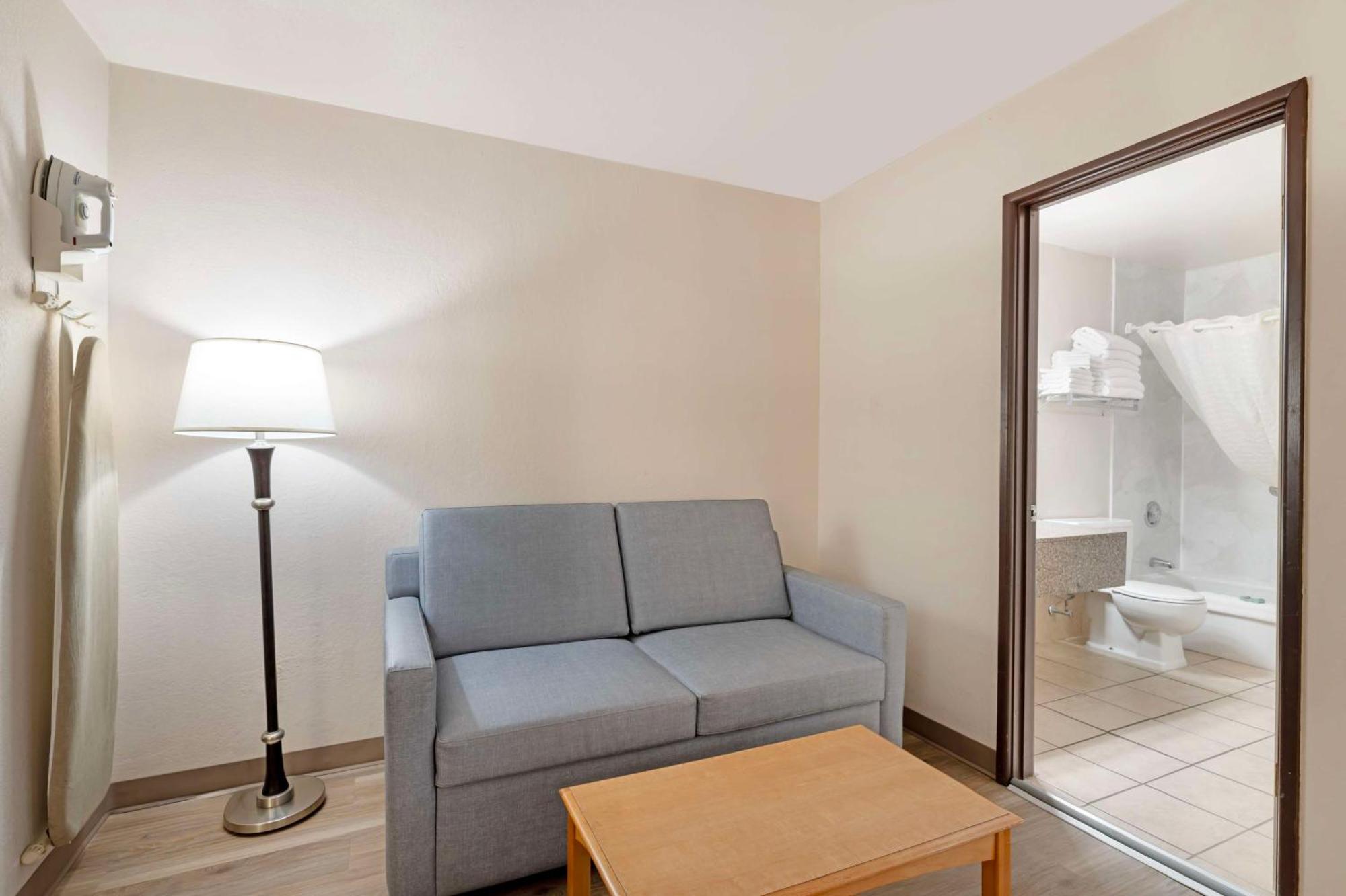 Best Western Green Bay Inn And Conference Center Экстерьер фото
